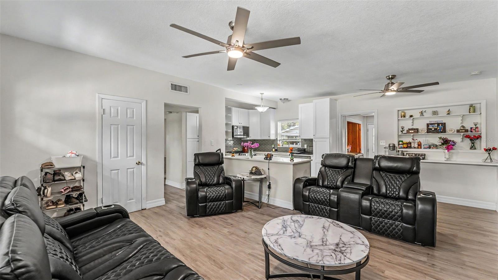 2270 S CRYSTAL LAKE DR, LAKELAND, FL, 33801