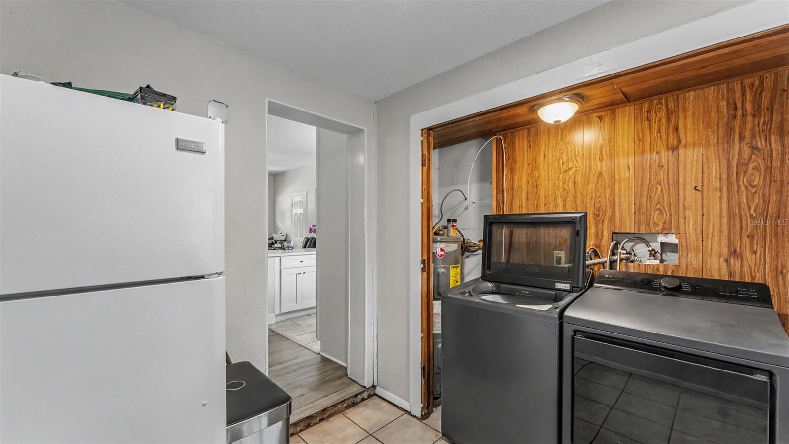 2270 S CRYSTAL LAKE DR, LAKELAND, FL, 33801