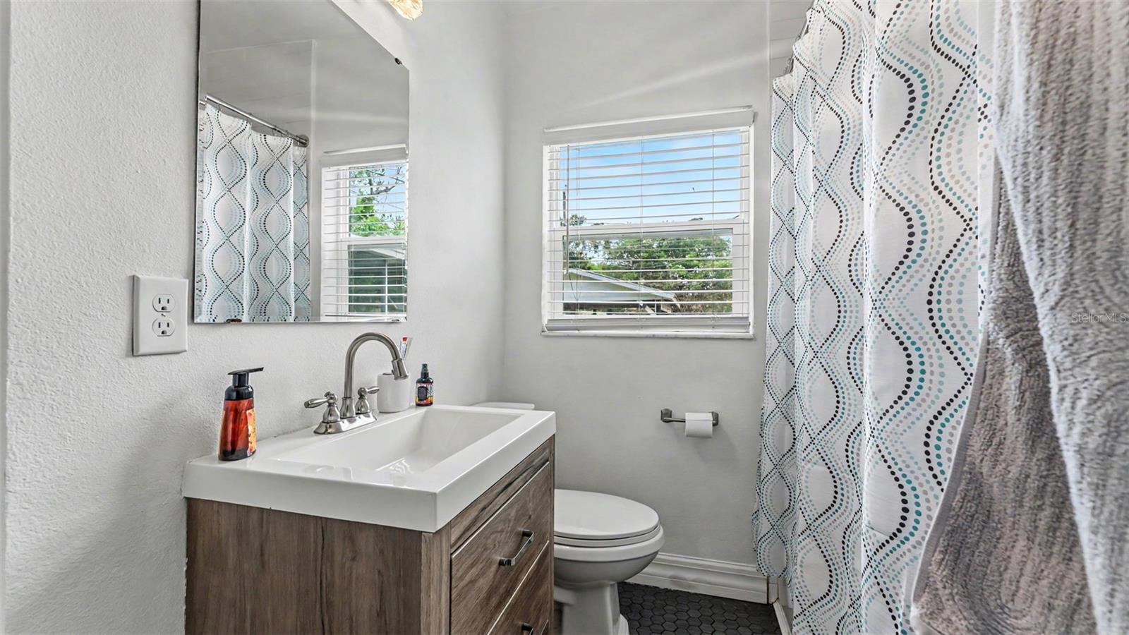 2270 S CRYSTAL LAKE DR, LAKELAND, FL, 33801