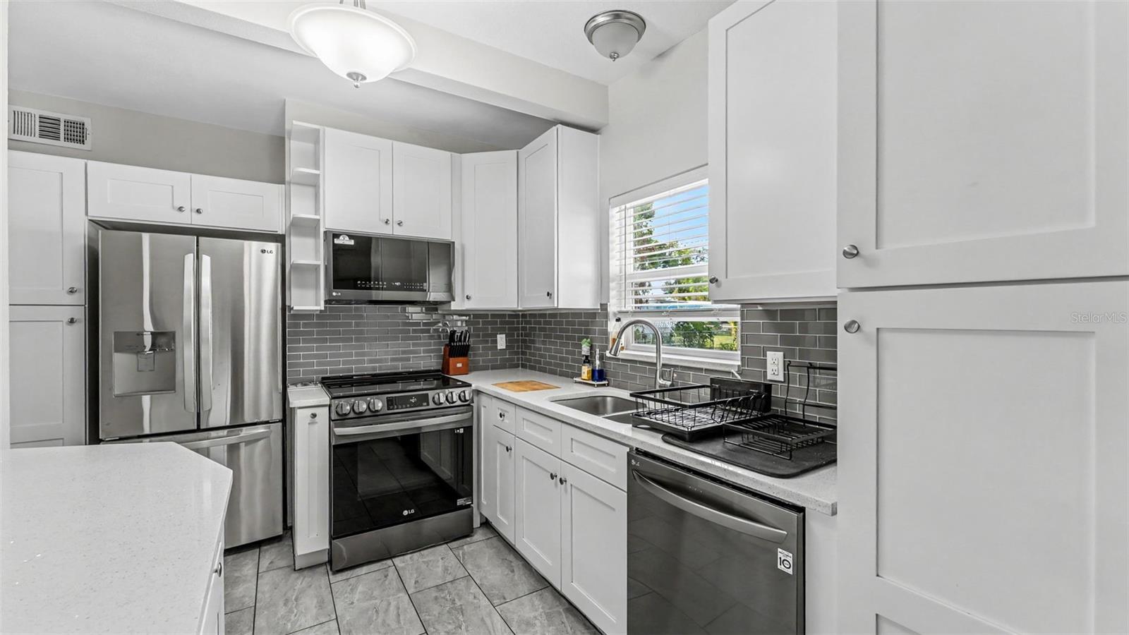 2270 S CRYSTAL LAKE DR, LAKELAND, FL, 33801