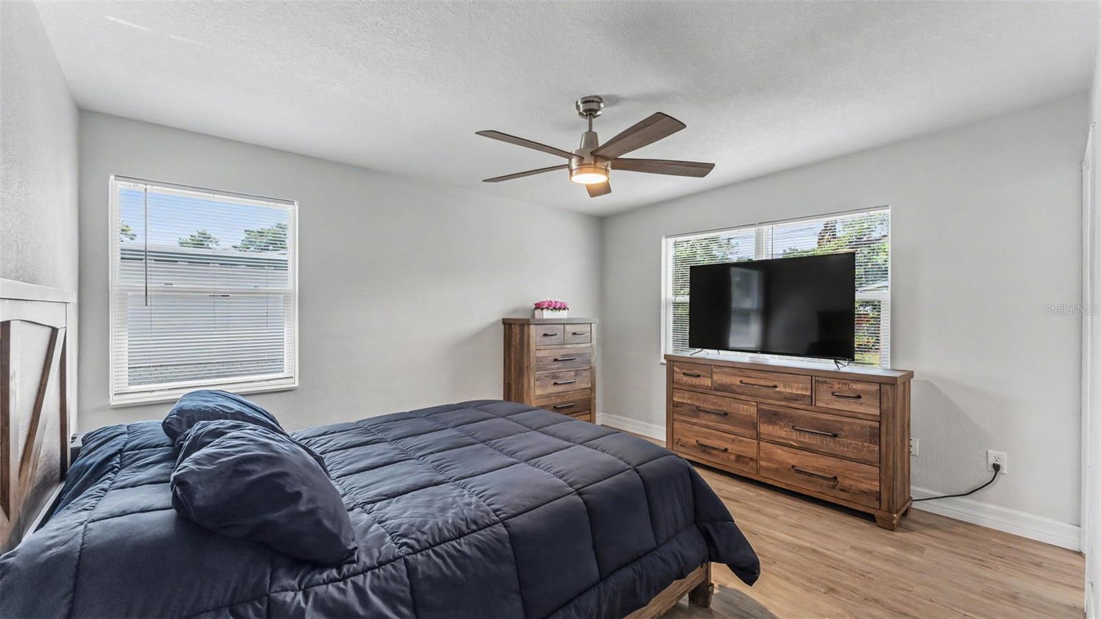2270 S CRYSTAL LAKE DR, LAKELAND, FL, 33801