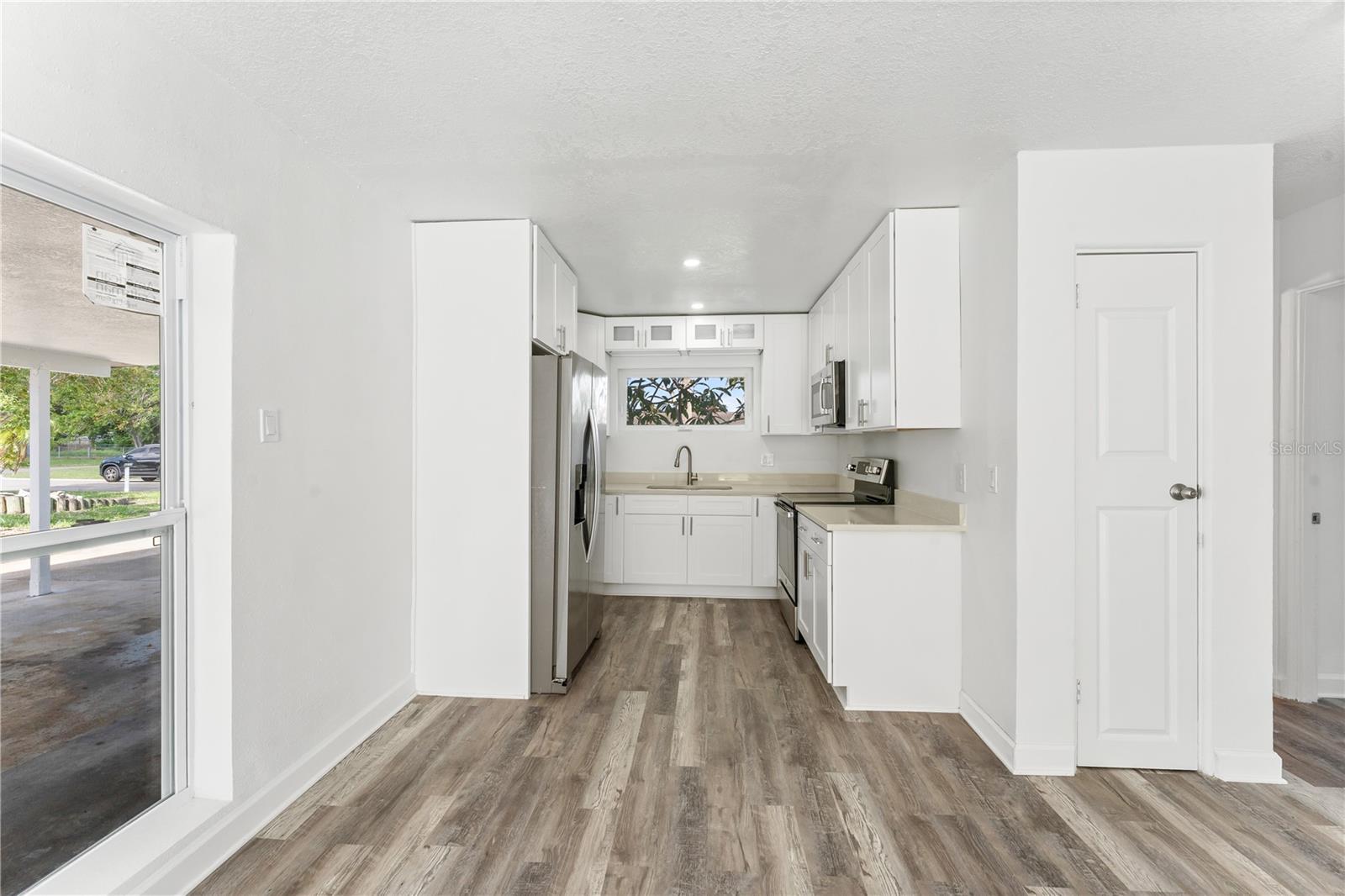 6221 FLORIDA CIR E, APOLLO BEACH, FL, 33572