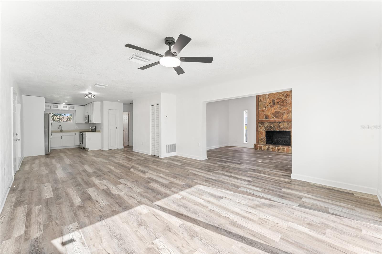 6221 FLORIDA CIR E, APOLLO BEACH, FL, 33572