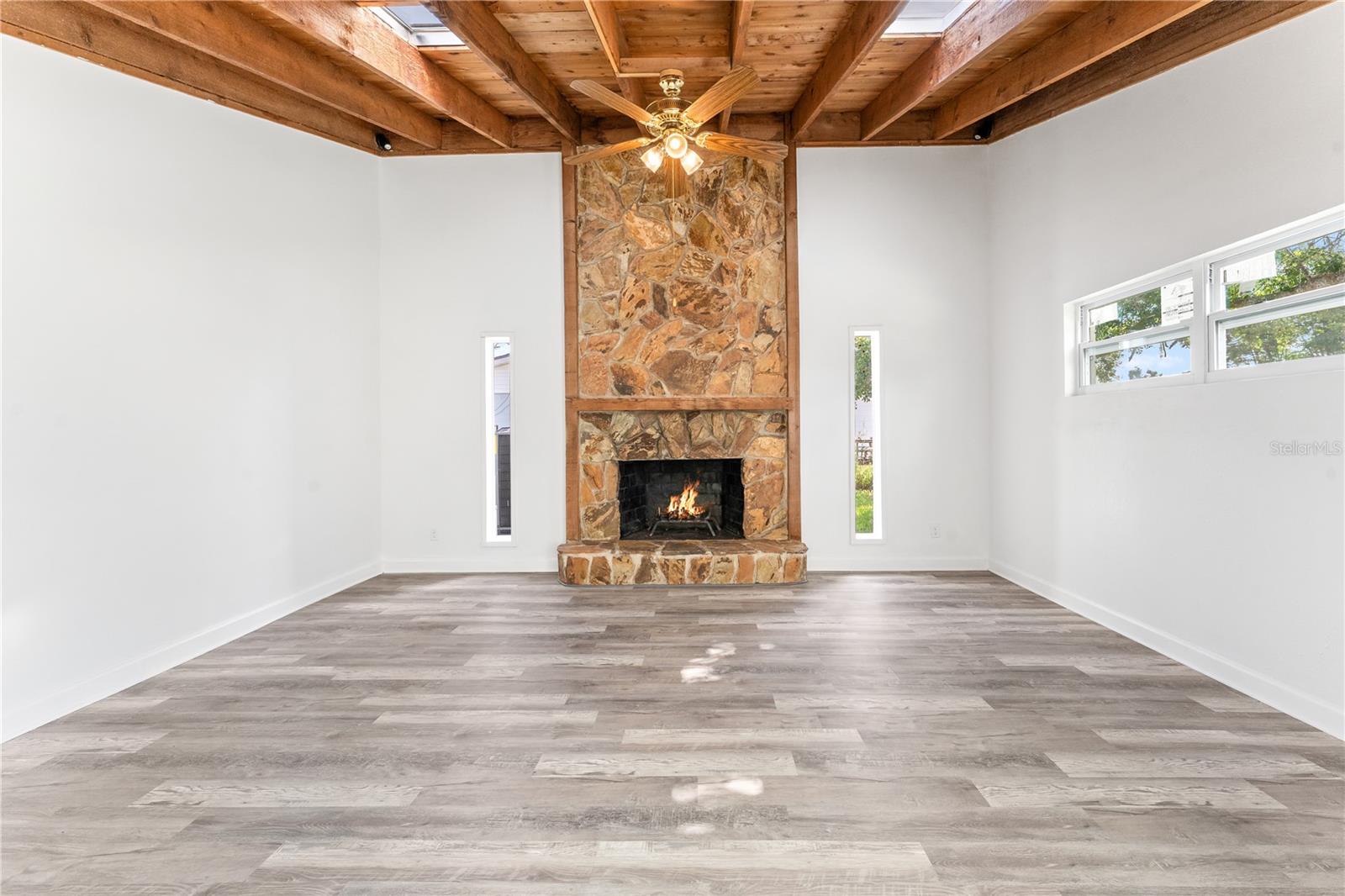 6221 FLORIDA CIR E, APOLLO BEACH, FL, 33572