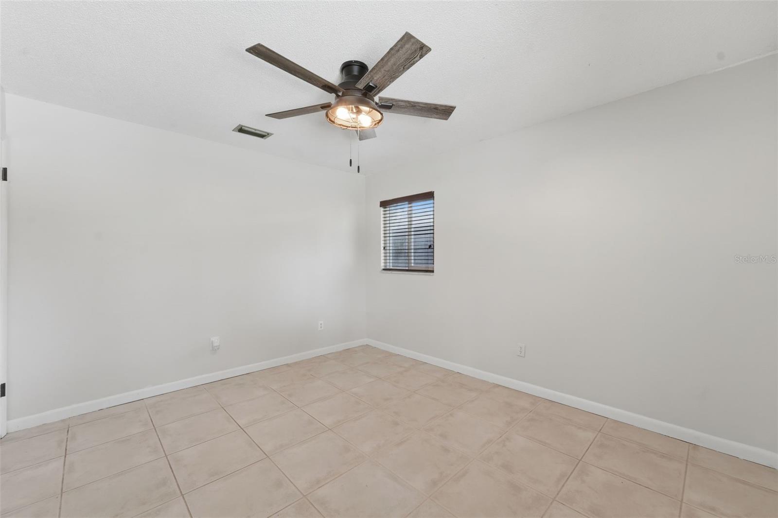 915 E MICHIGAN AVE, DELAND, FL, 32724