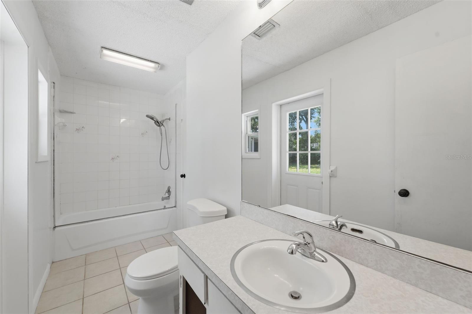 915 E MICHIGAN AVE, DELAND, FL, 32724