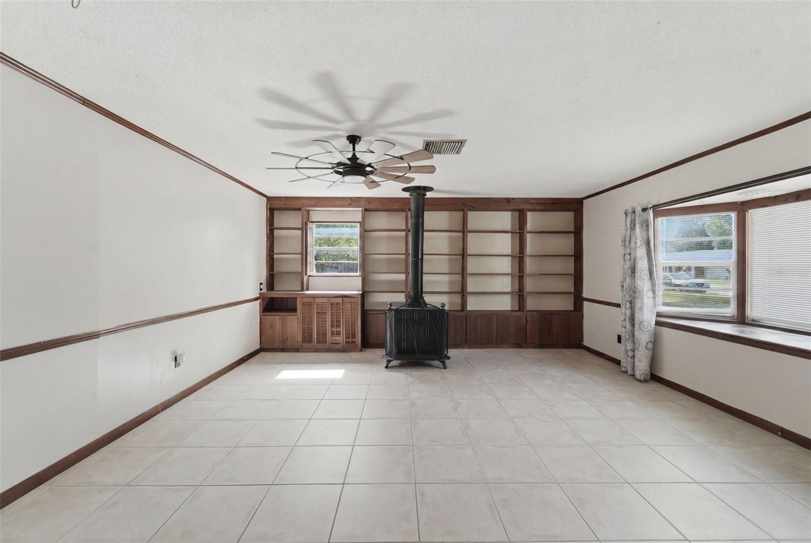 915 E MICHIGAN AVE, DELAND, FL, 32724