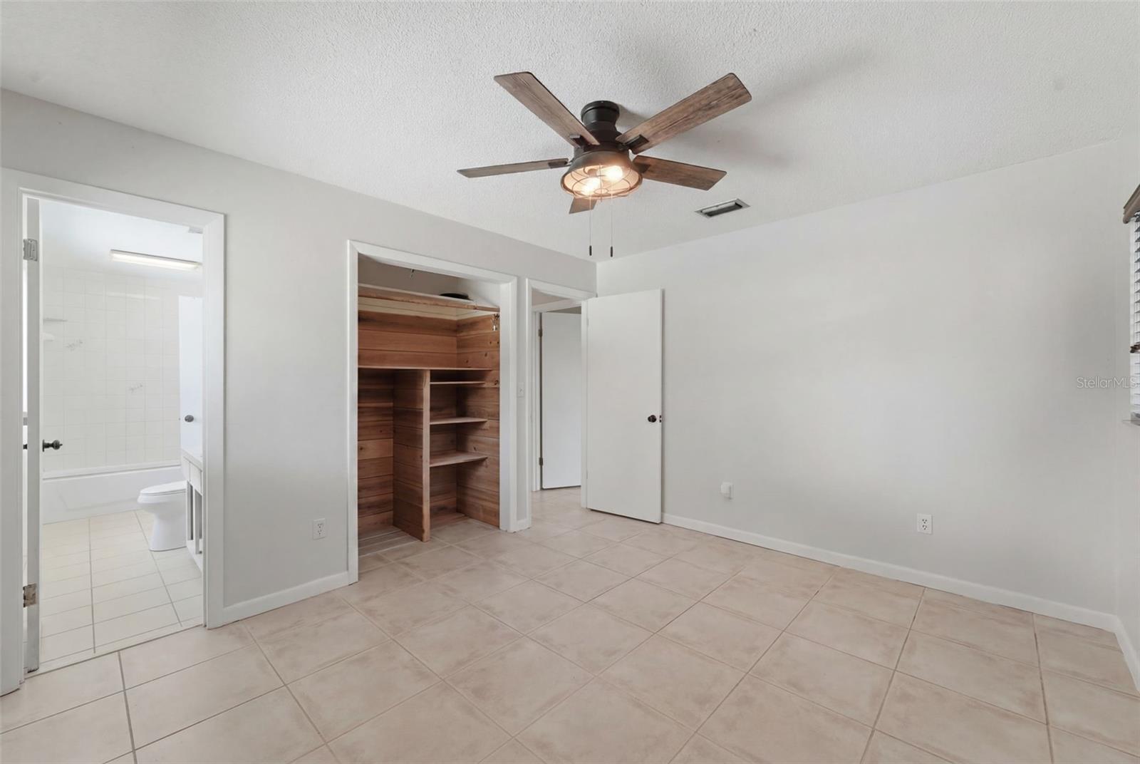 915 E MICHIGAN AVE, DELAND, FL, 32724