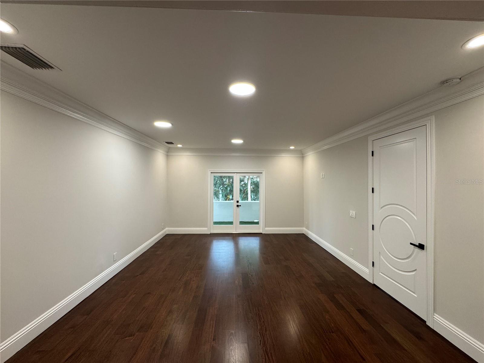420 S ROYAL POINCIANA DR, TAMPA, FL, 33609