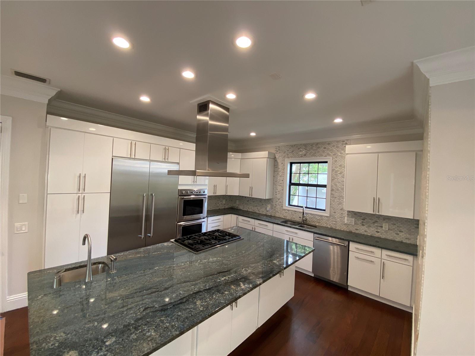 420 S ROYAL POINCIANA DR, TAMPA, FL, 33609