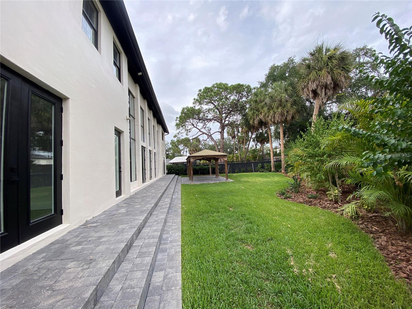 420 S ROYAL POINCIANA DR, TAMPA, FL, 33609