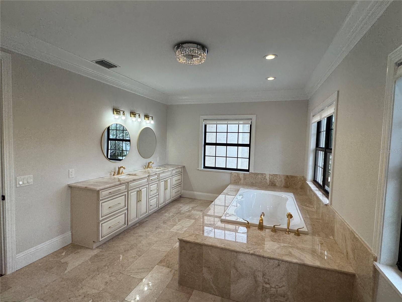 420 S ROYAL POINCIANA DR, TAMPA, FL, 33609