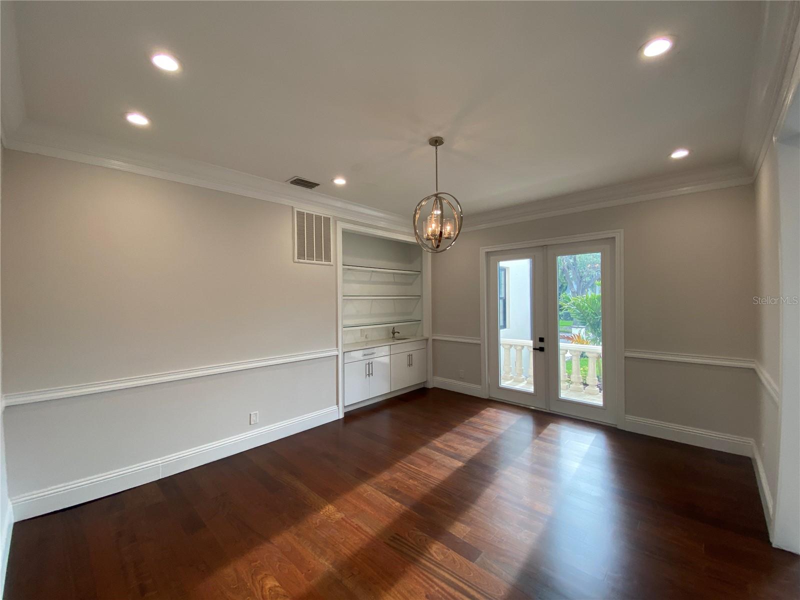 420 S ROYAL POINCIANA DR, TAMPA, FL, 33609