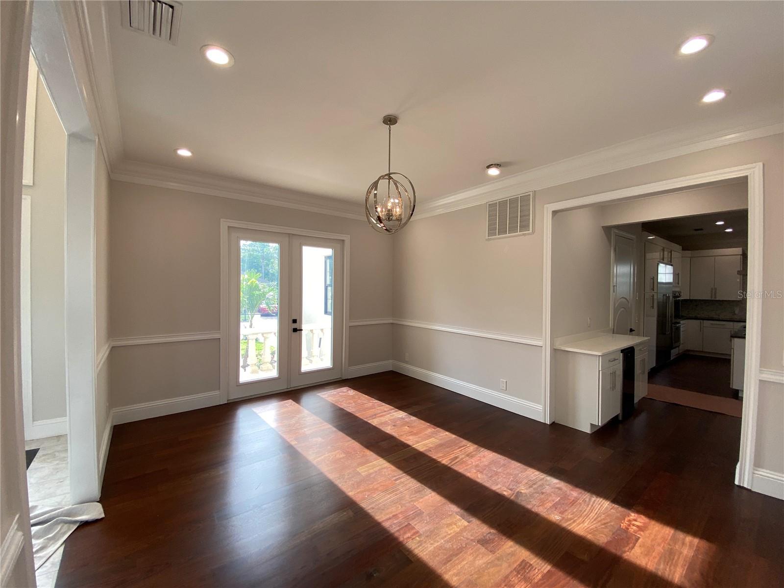 420 S ROYAL POINCIANA DR, TAMPA, FL, 33609