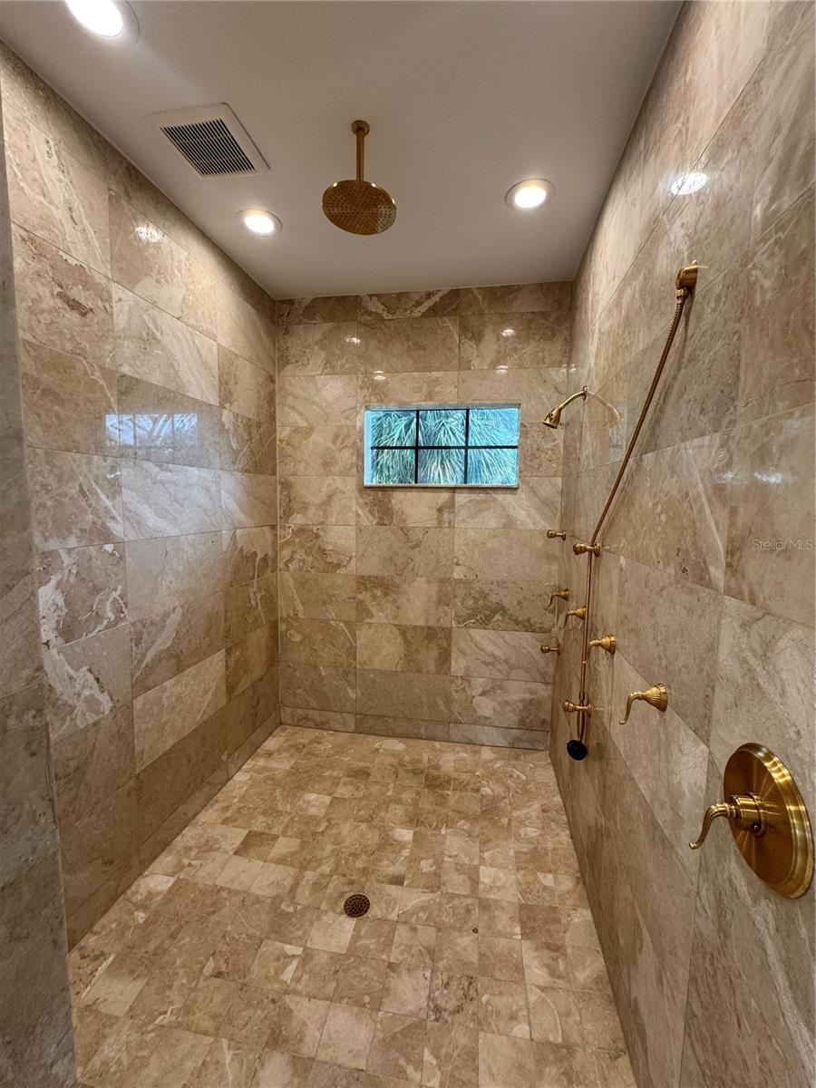 420 S ROYAL POINCIANA DR, TAMPA, FL, 33609