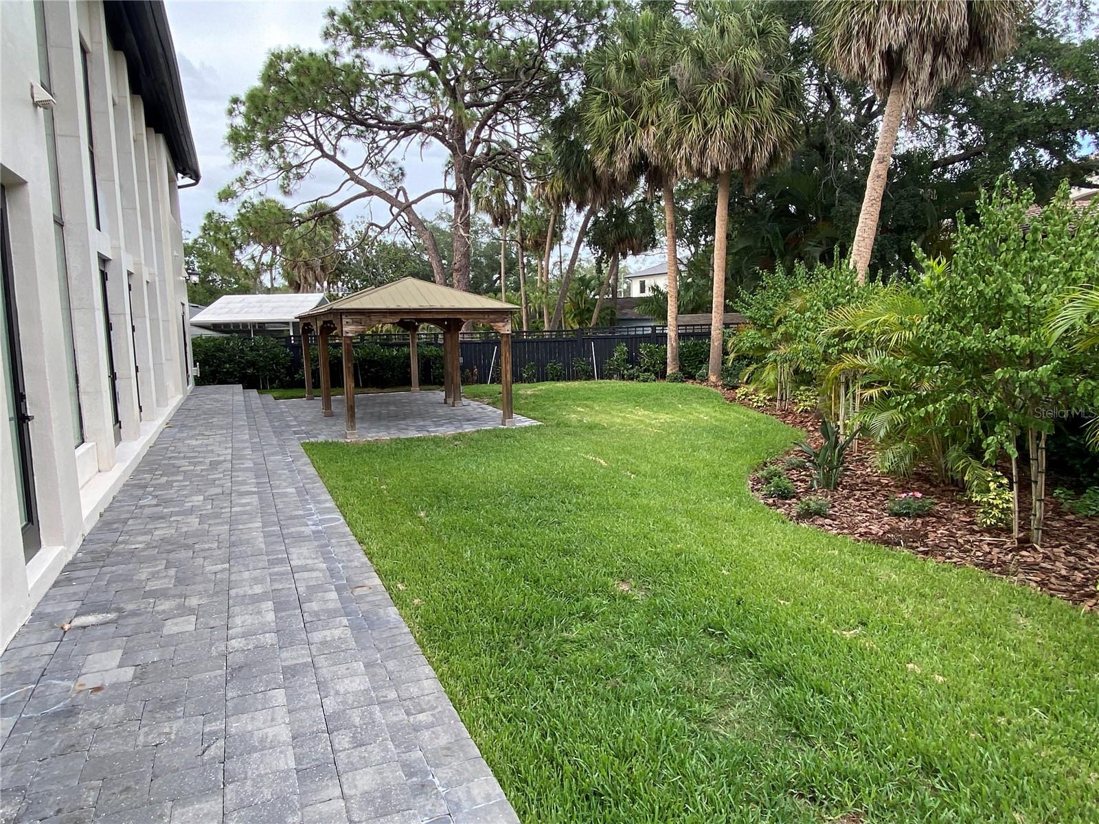 420 S ROYAL POINCIANA DR, TAMPA, FL, 33609