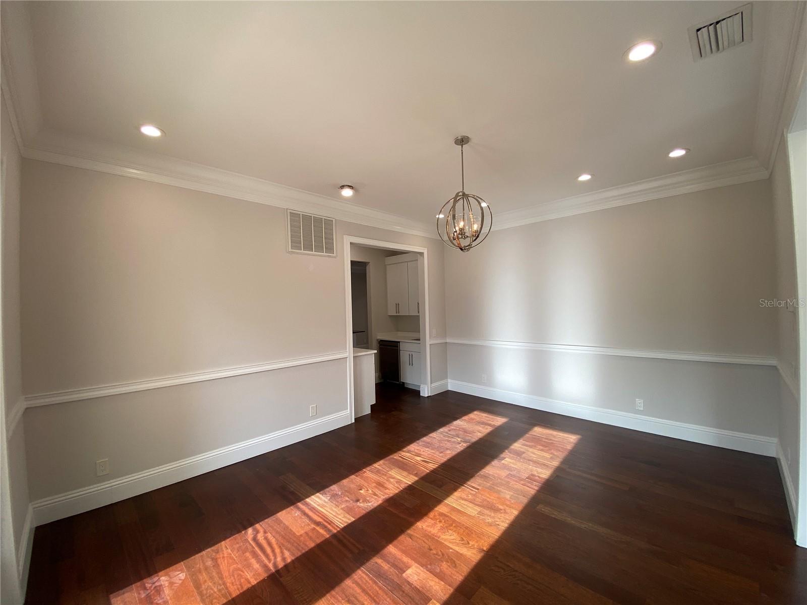 420 S ROYAL POINCIANA DR, TAMPA, FL, 33609