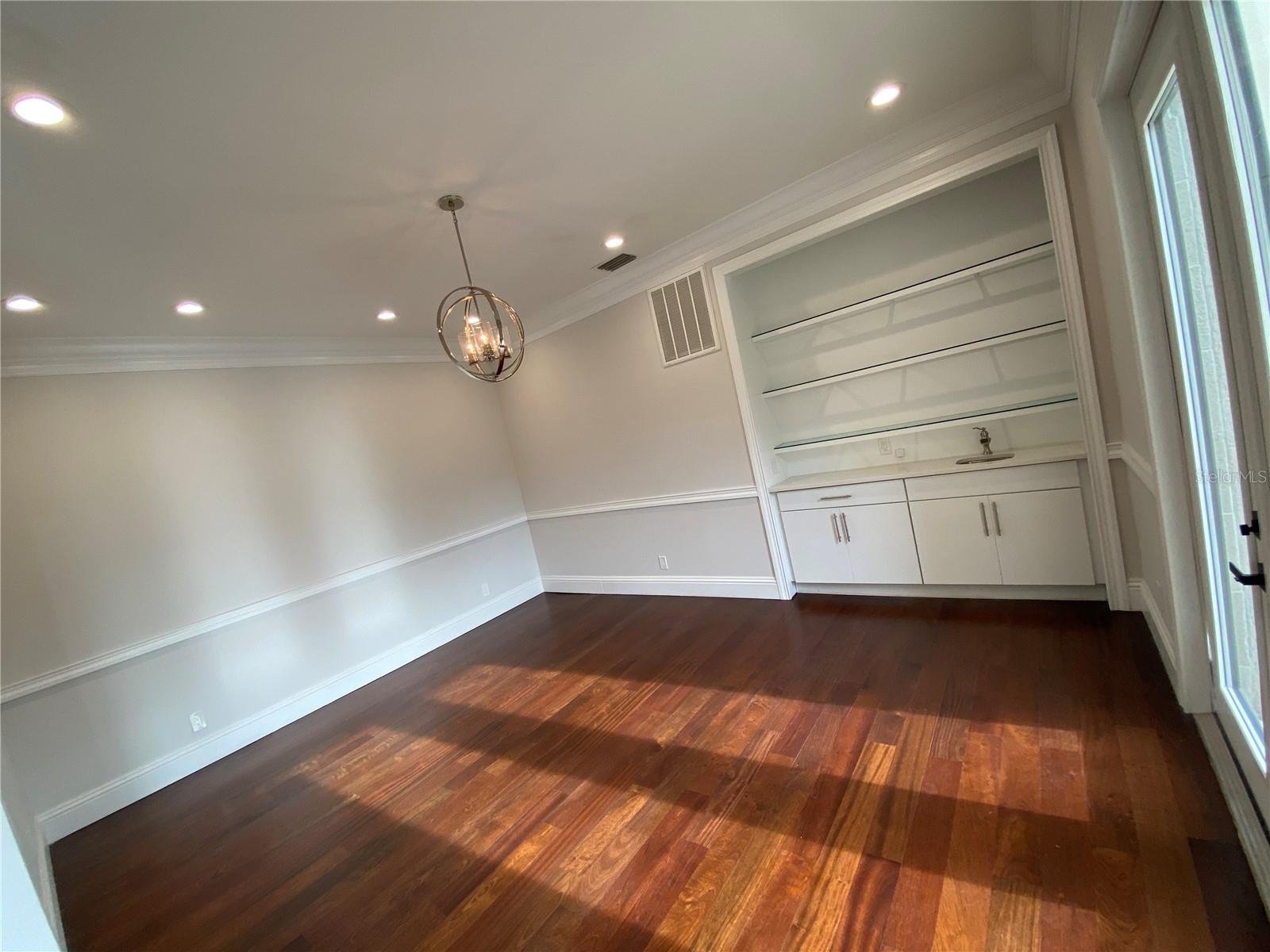 420 S ROYAL POINCIANA DR, TAMPA, FL, 33609
