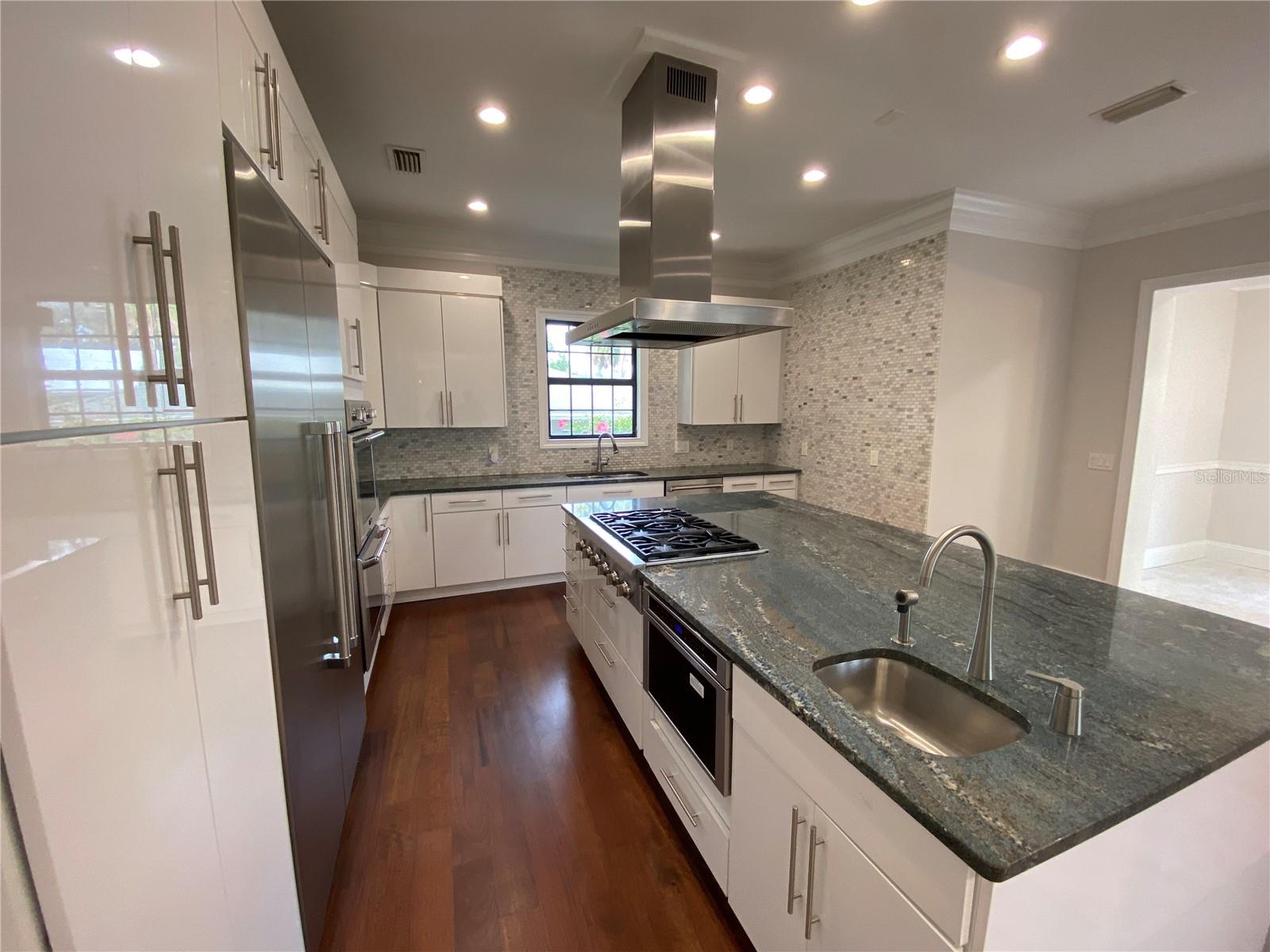 420 S ROYAL POINCIANA DR, TAMPA, FL, 33609