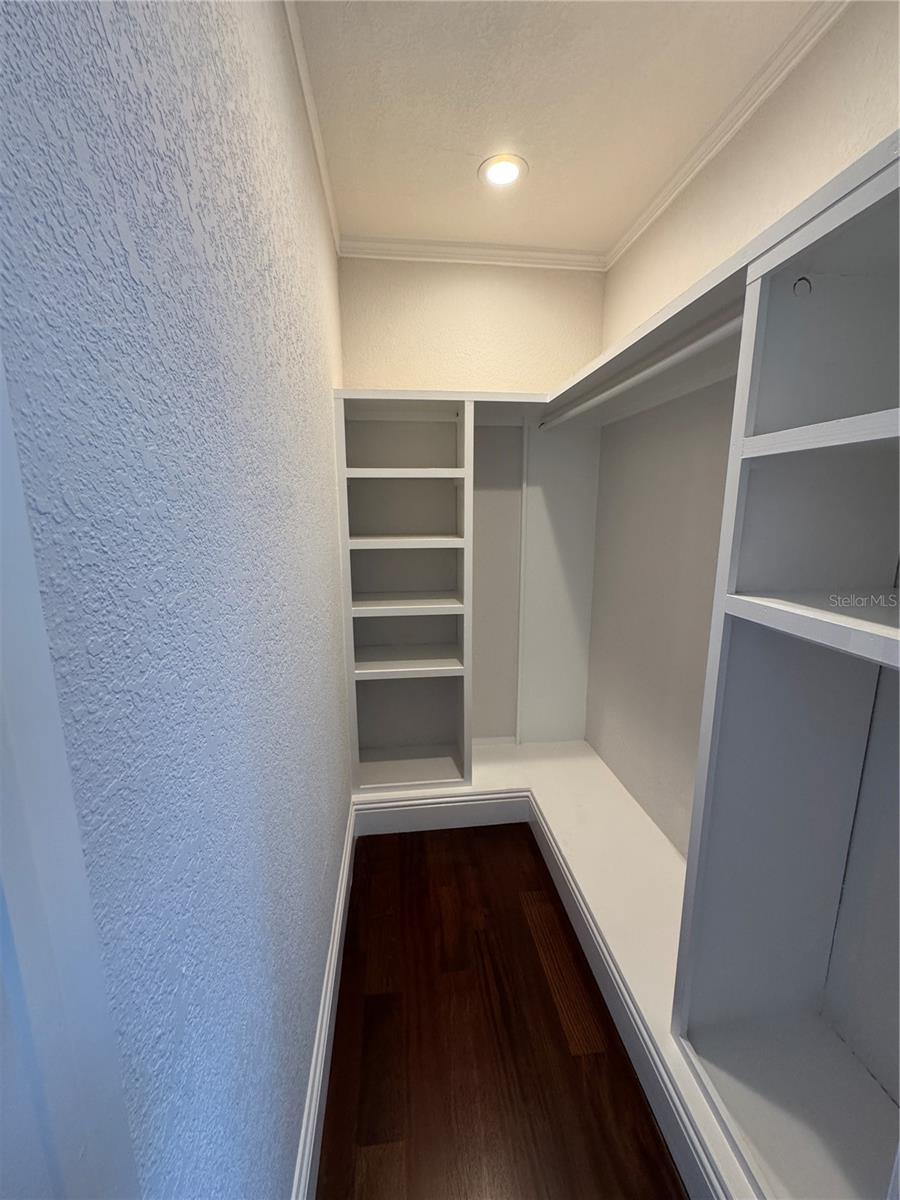 420 S ROYAL POINCIANA DR, TAMPA, FL, 33609