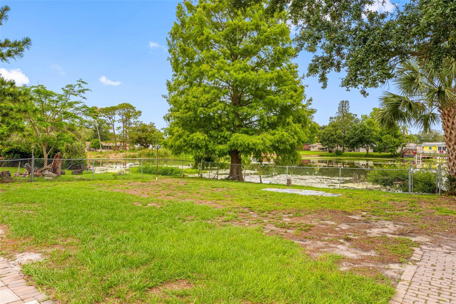 126 W GRAPEFRUIT CIR, CLEARWATER, FL, 33759