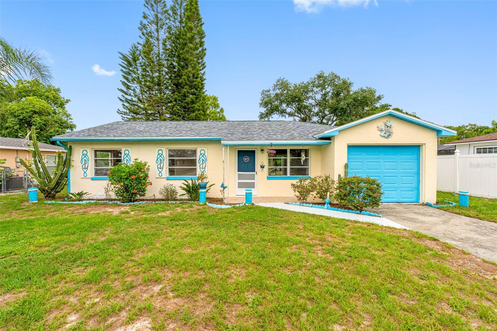 126 W GRAPEFRUIT CIR, CLEARWATER, FL, 33759