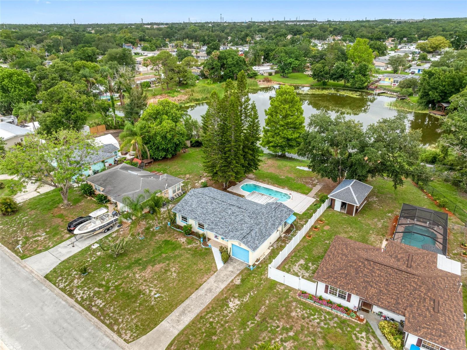 126 W GRAPEFRUIT CIR, CLEARWATER, FL, 33759