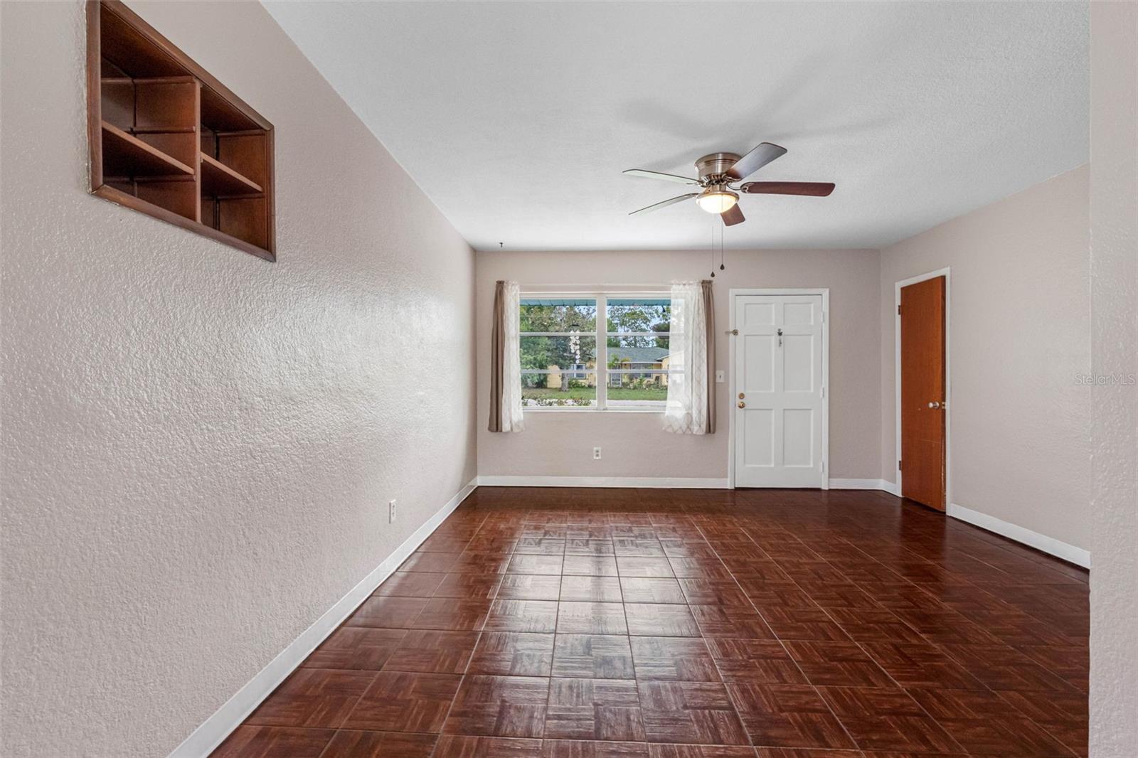 126 W GRAPEFRUIT CIR, CLEARWATER, FL, 33759