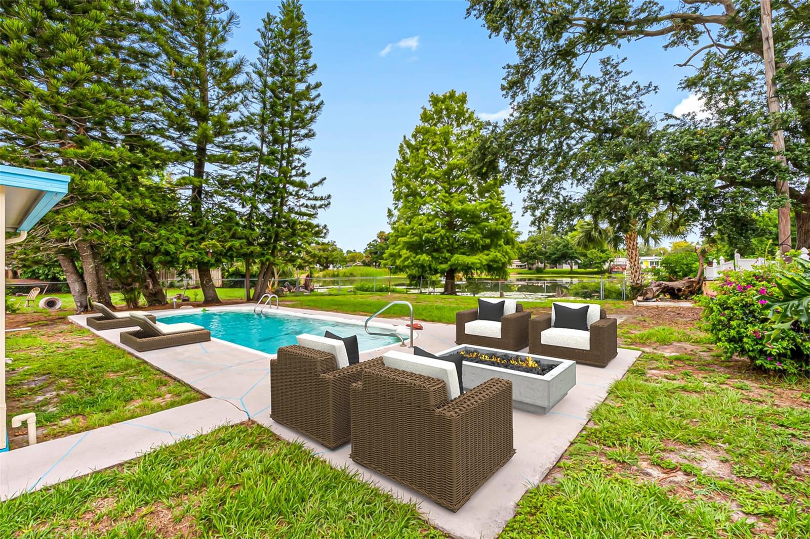 126 W GRAPEFRUIT CIR, CLEARWATER, FL, 33759