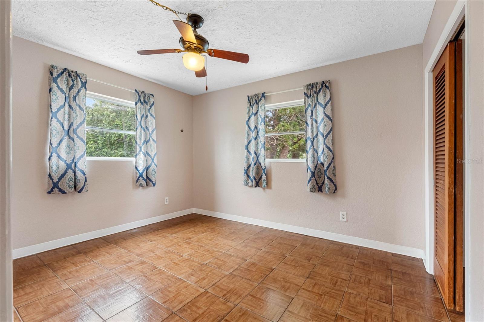126 W GRAPEFRUIT CIR, CLEARWATER, FL, 33759