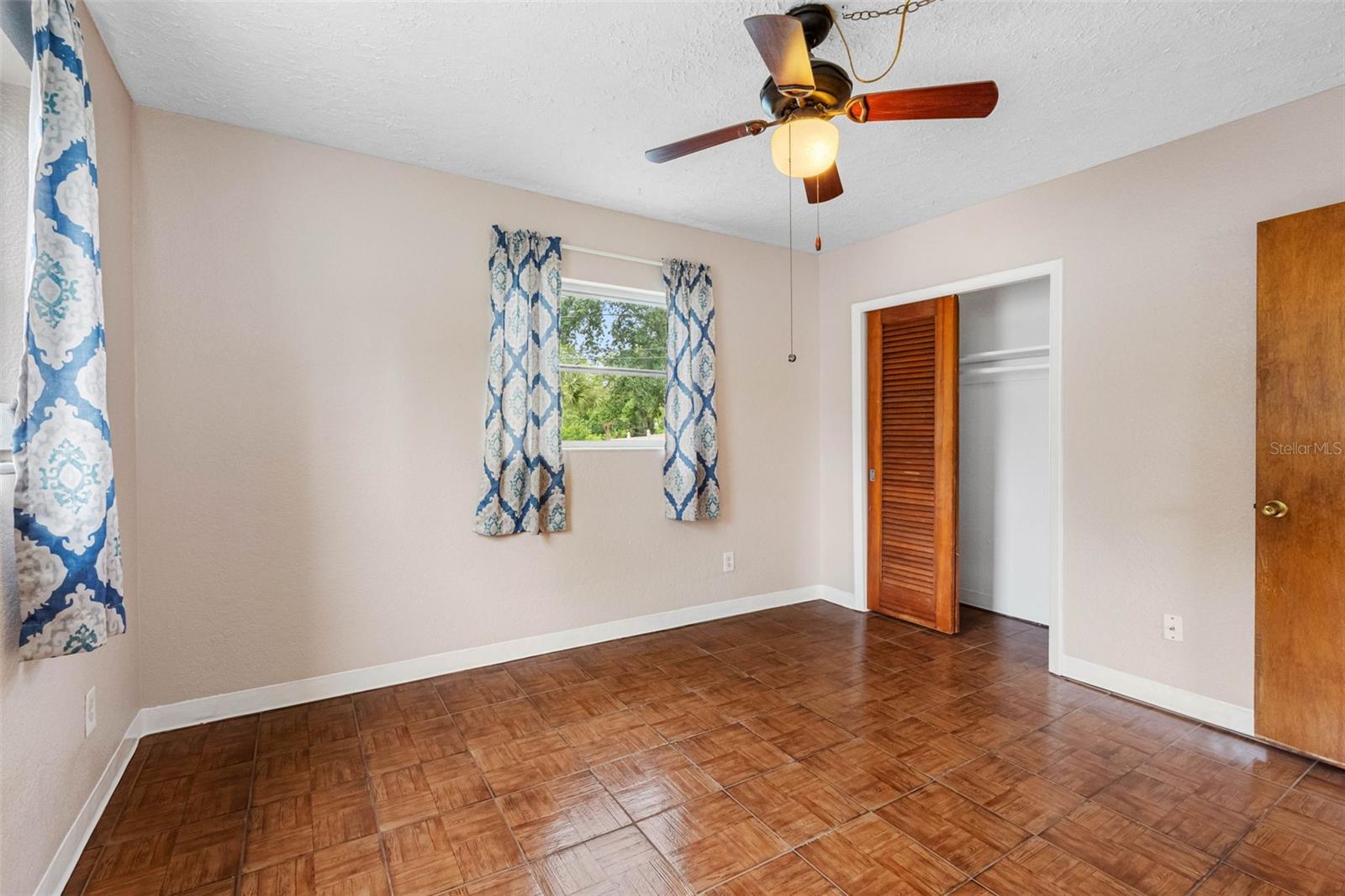 126 W GRAPEFRUIT CIR, CLEARWATER, FL, 33759