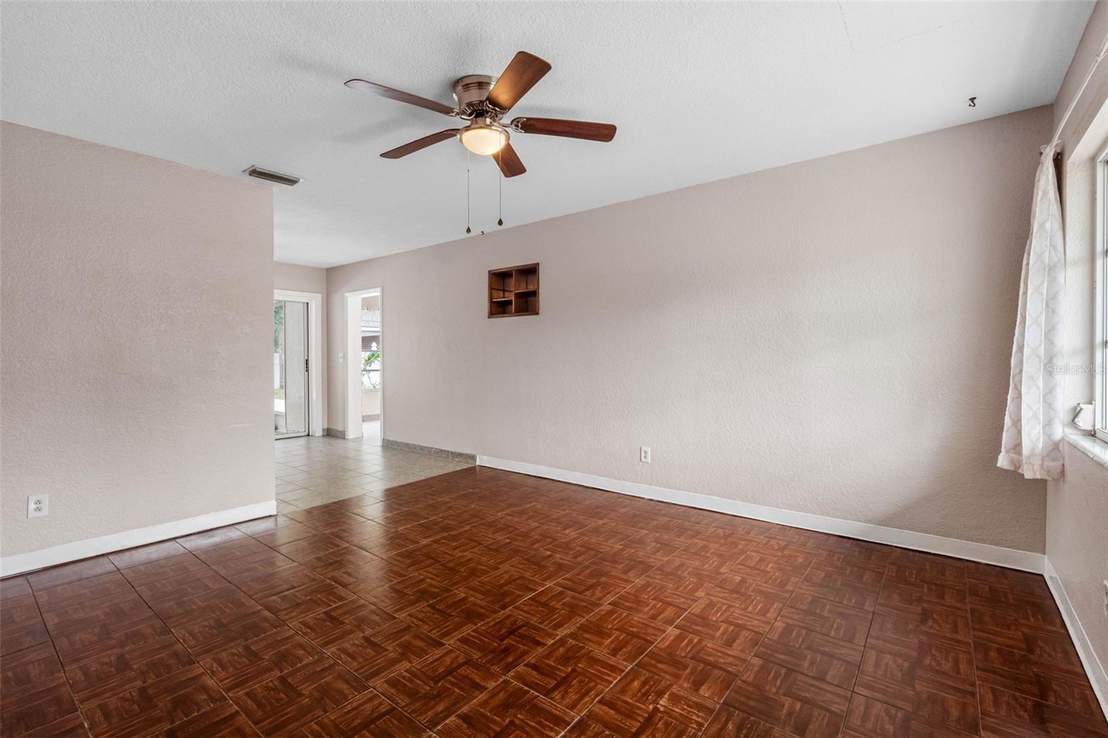 126 W GRAPEFRUIT CIR, CLEARWATER, FL, 33759