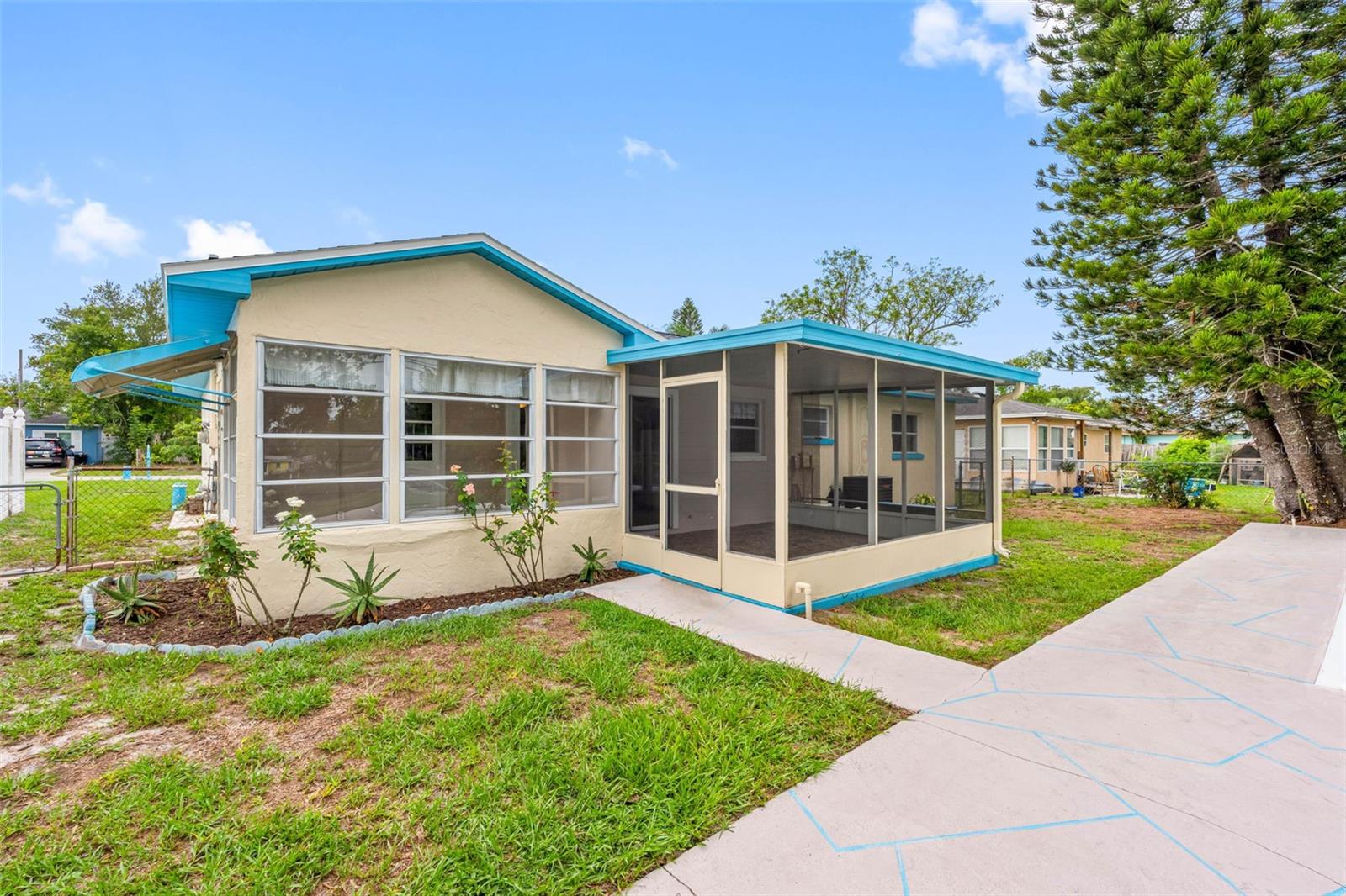126 W GRAPEFRUIT CIR, CLEARWATER, FL, 33759