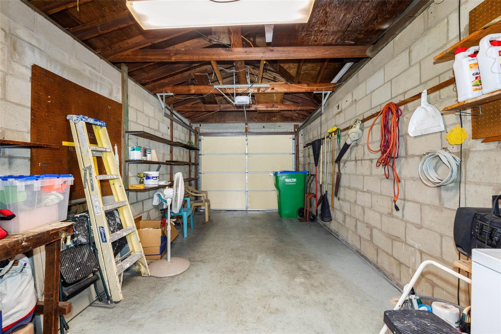 126 W GRAPEFRUIT CIR, CLEARWATER, FL, 33759