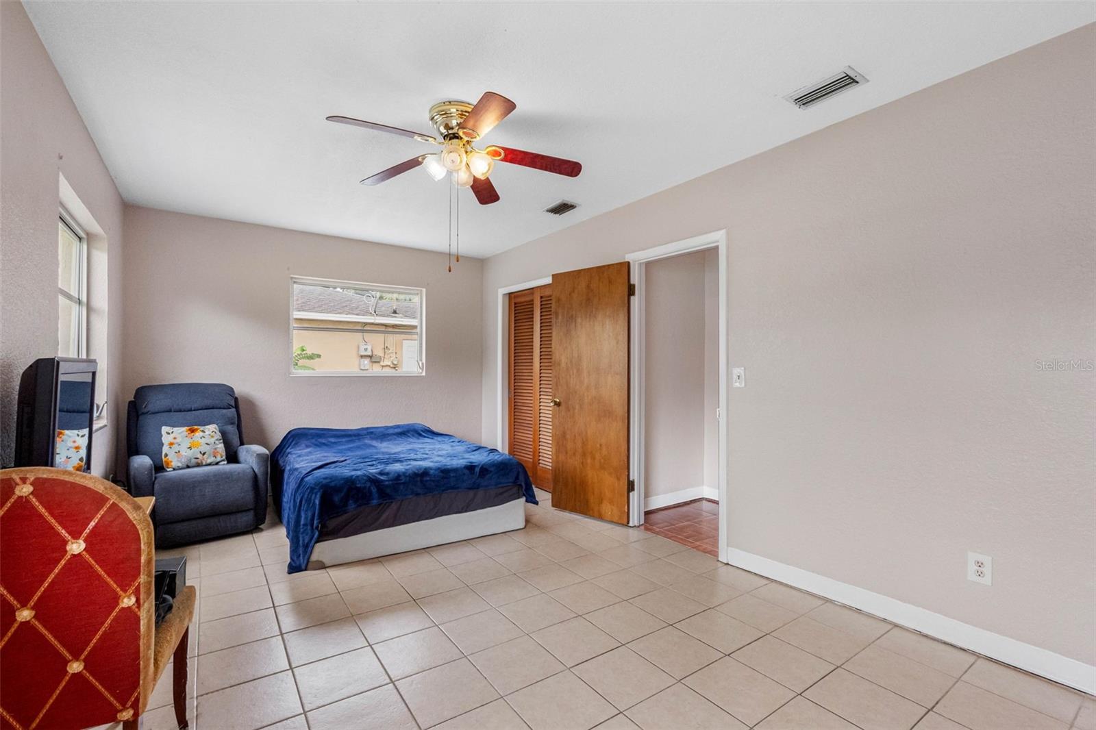 126 W GRAPEFRUIT CIR, CLEARWATER, FL, 33759