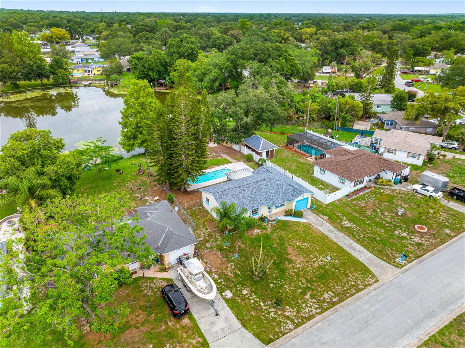 126 W GRAPEFRUIT CIR, CLEARWATER, FL, 33759