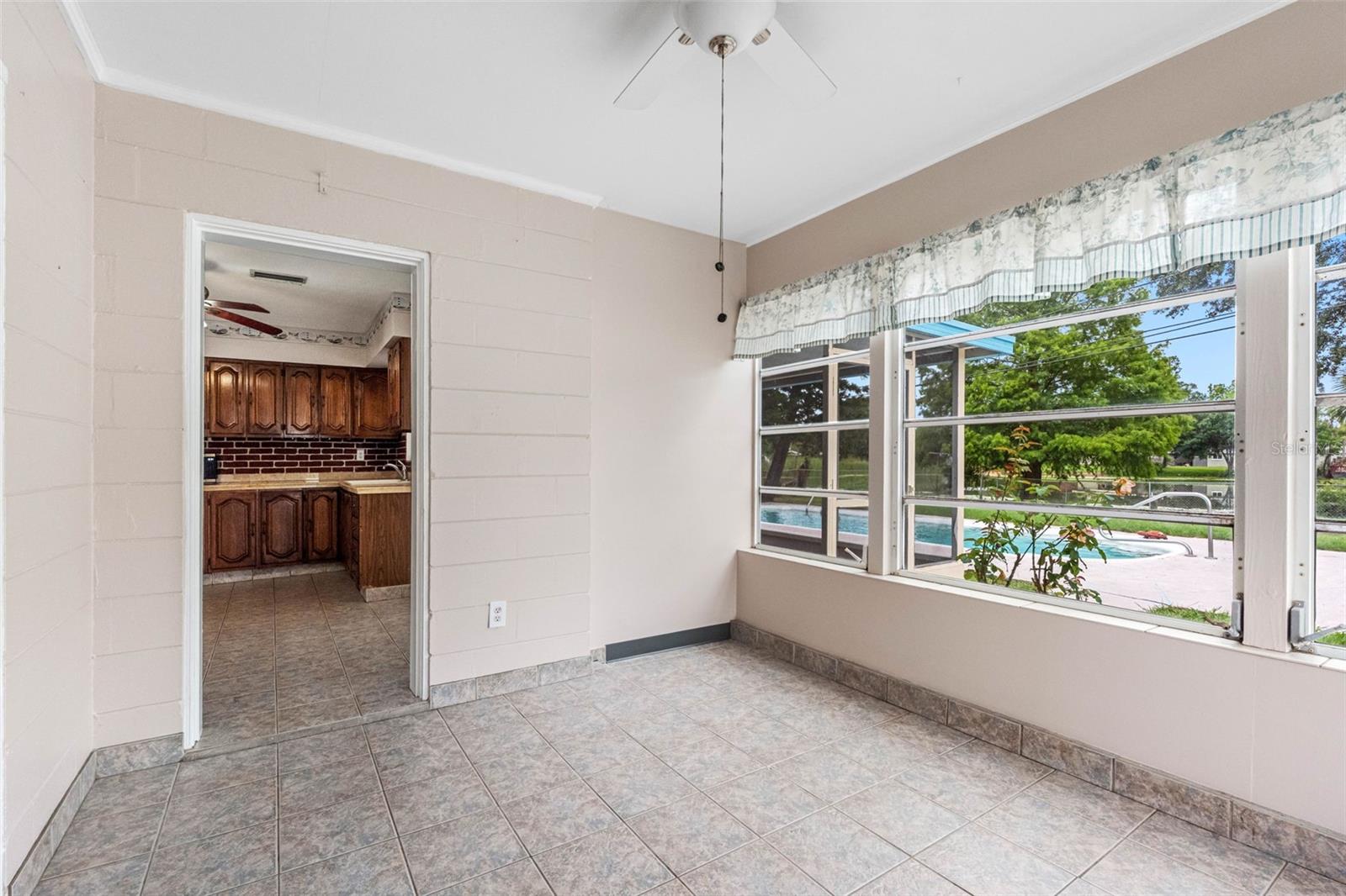 126 W GRAPEFRUIT CIR, CLEARWATER, FL, 33759