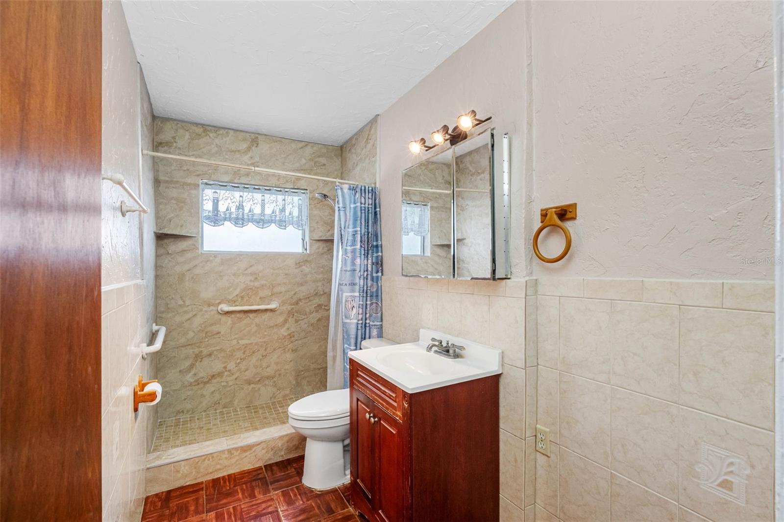 126 W GRAPEFRUIT CIR, CLEARWATER, FL, 33759