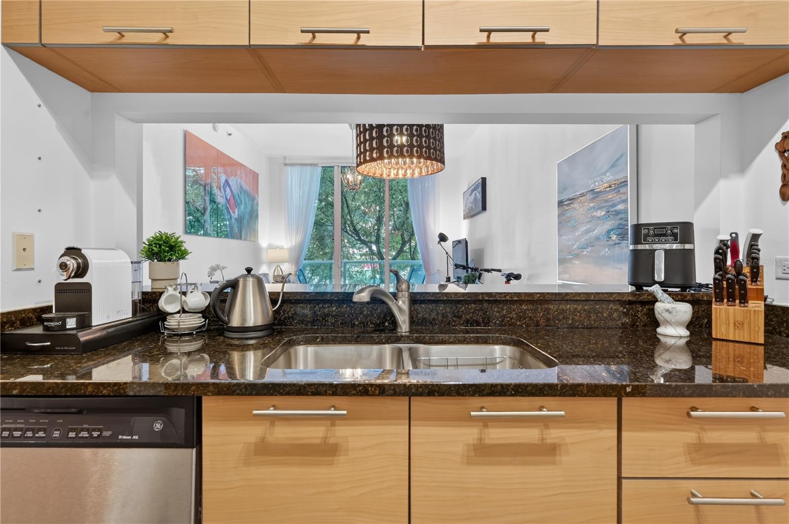 31 SE 5TH ST #203, MIAMI, FL, 33131