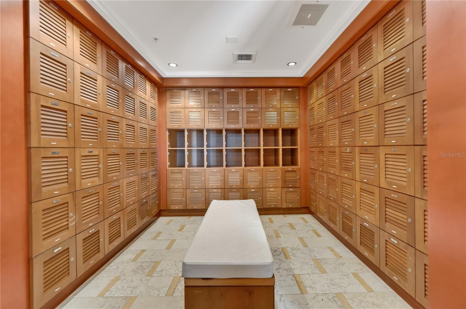 31 SE 5TH ST #203, MIAMI, FL, 33131