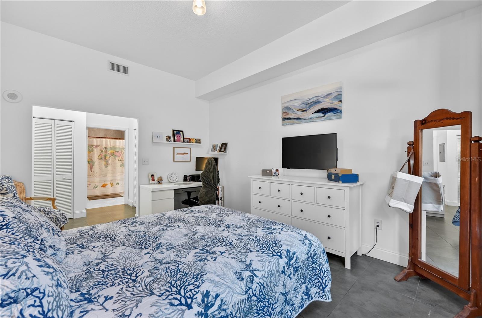 31 SE 5TH ST #203, MIAMI, FL, 33131