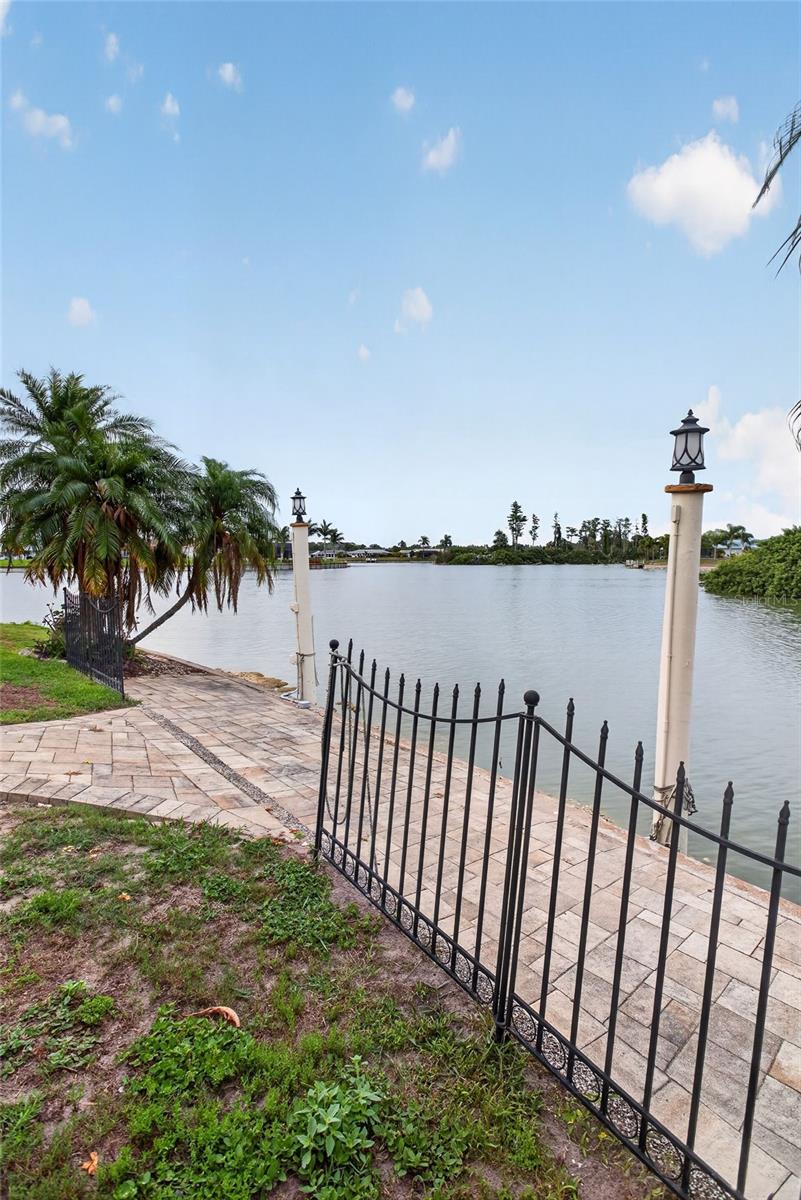 1411 JACOBSON CIR, SUN CITY CENTER, FL, 33573