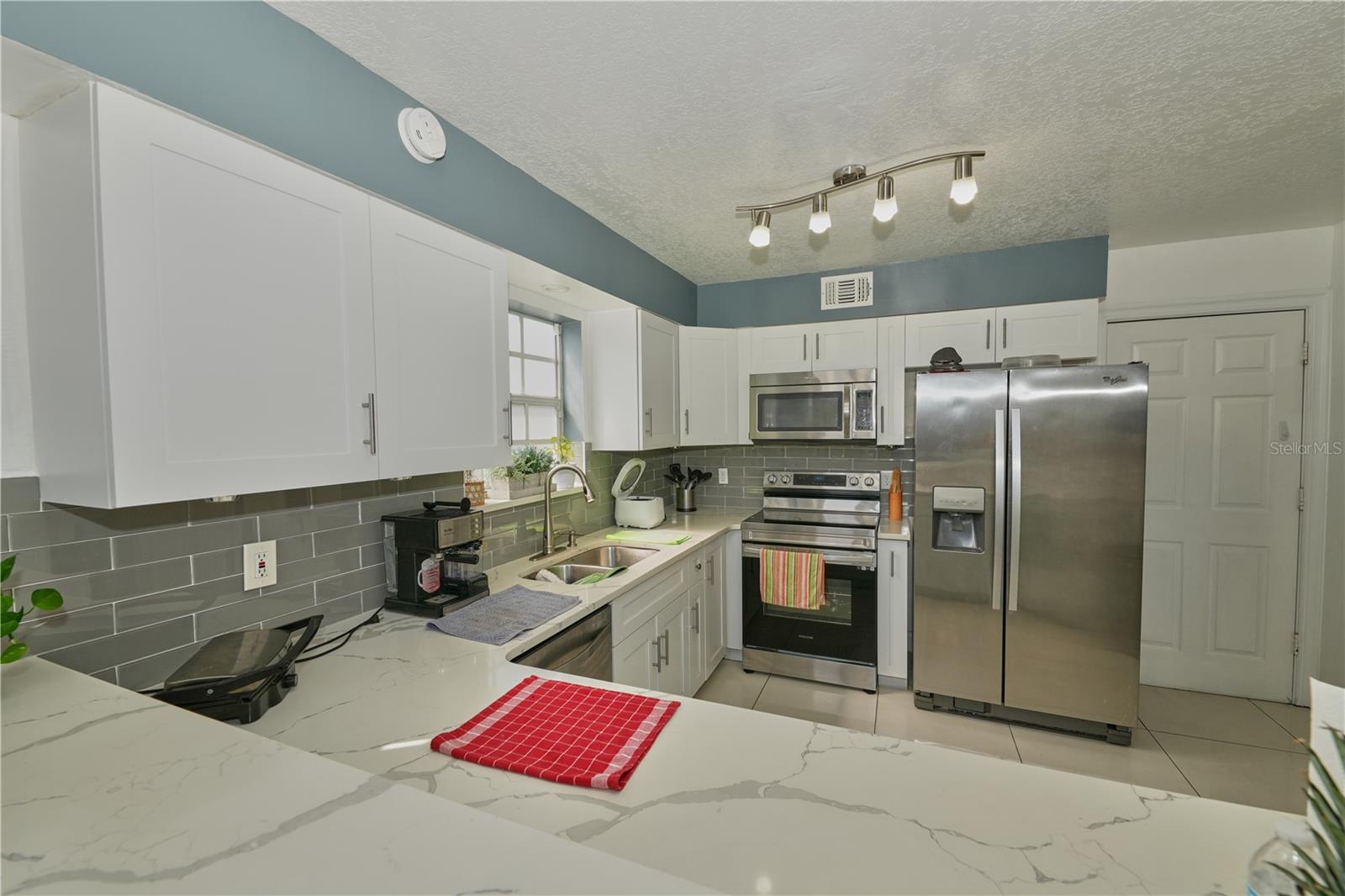 7305 VICTORIA CIR #202, ORLANDO, FL, 32835