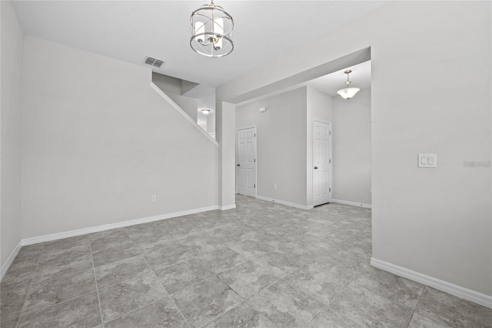 8061 GLENLLOYD AVE, WINTER GARDEN, FL, 34787
