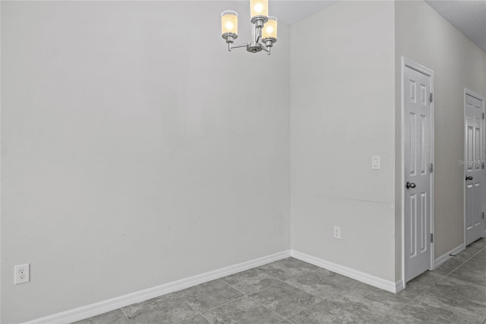 8061 GLENLLOYD AVE, WINTER GARDEN, FL, 34787