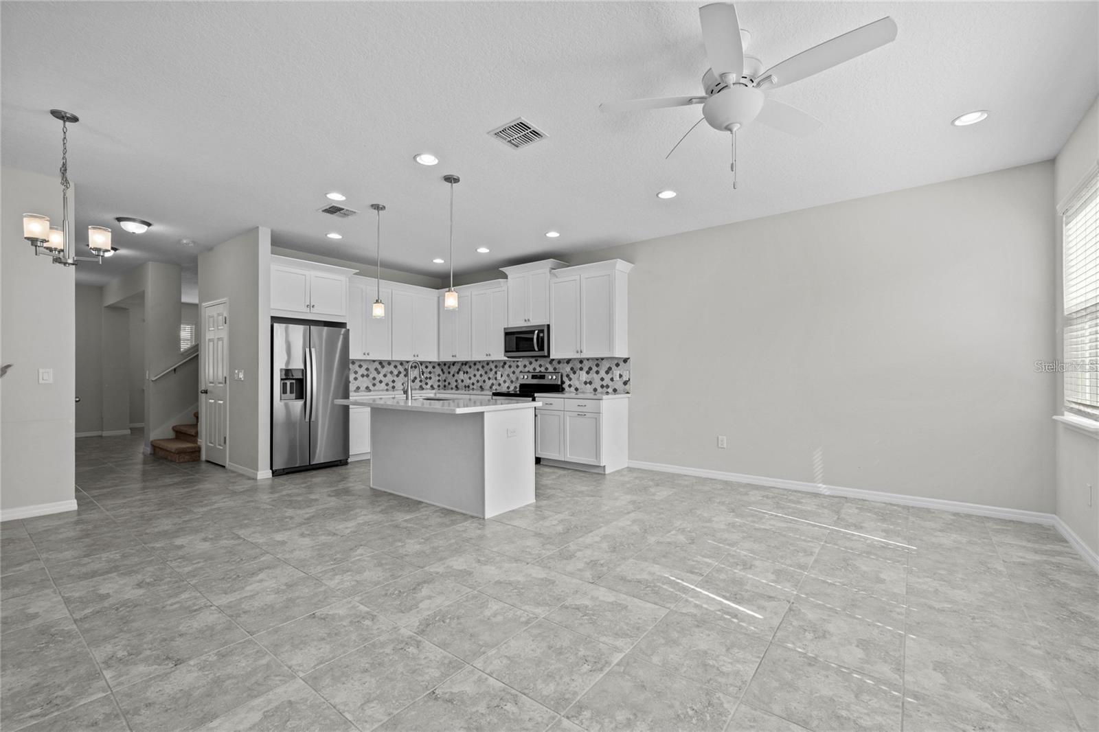 8061 GLENLLOYD AVE, WINTER GARDEN, FL, 34787