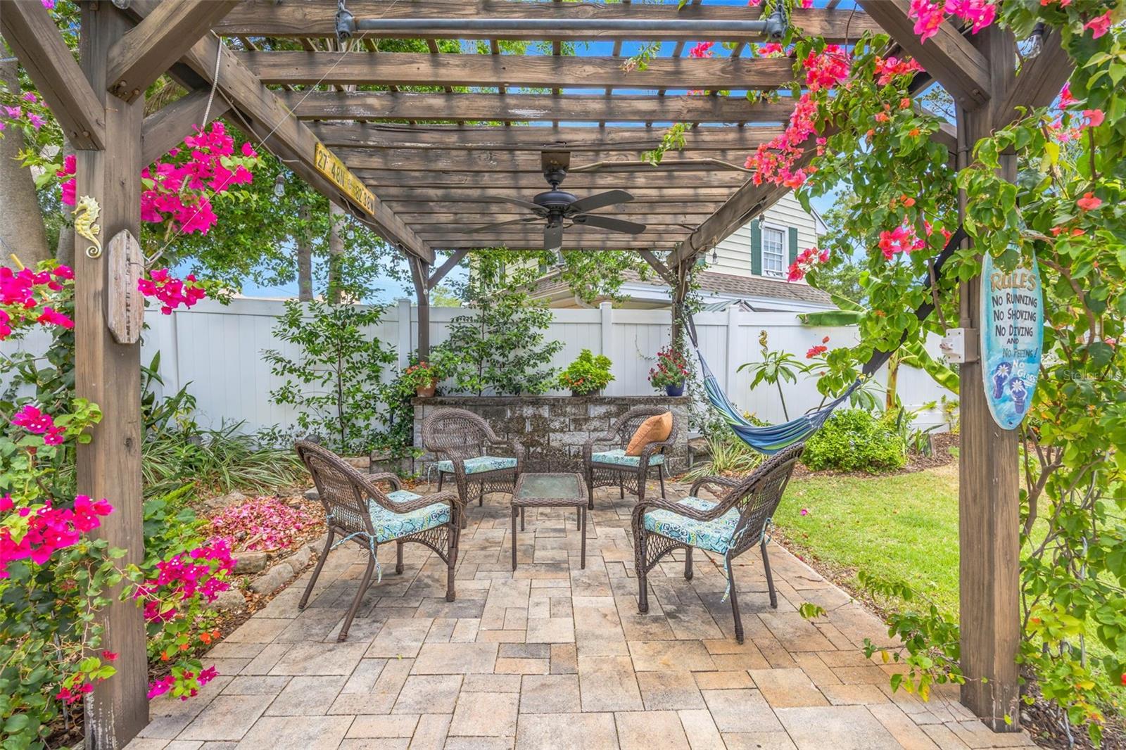 852 35TH AVE N, ST PETERSBURG, FL, 33704