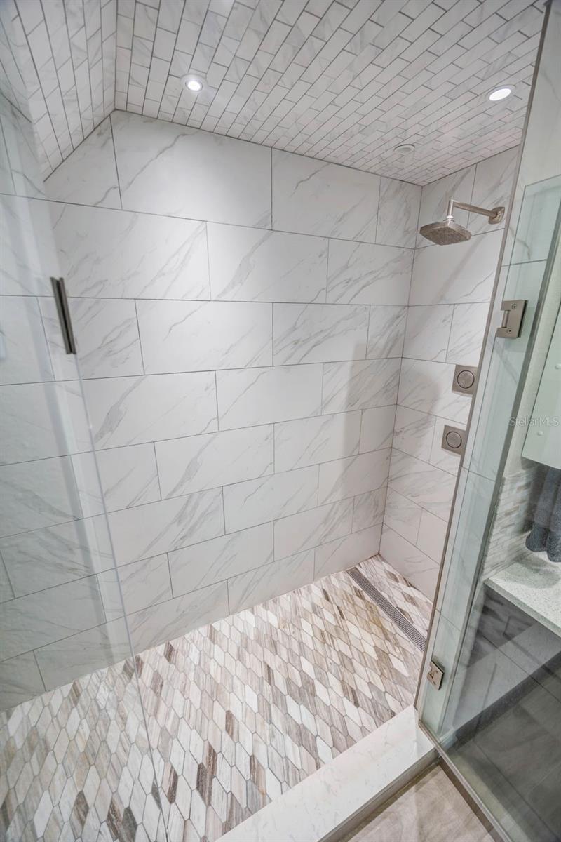 852 35TH AVE N, ST PETERSBURG, FL, 33704