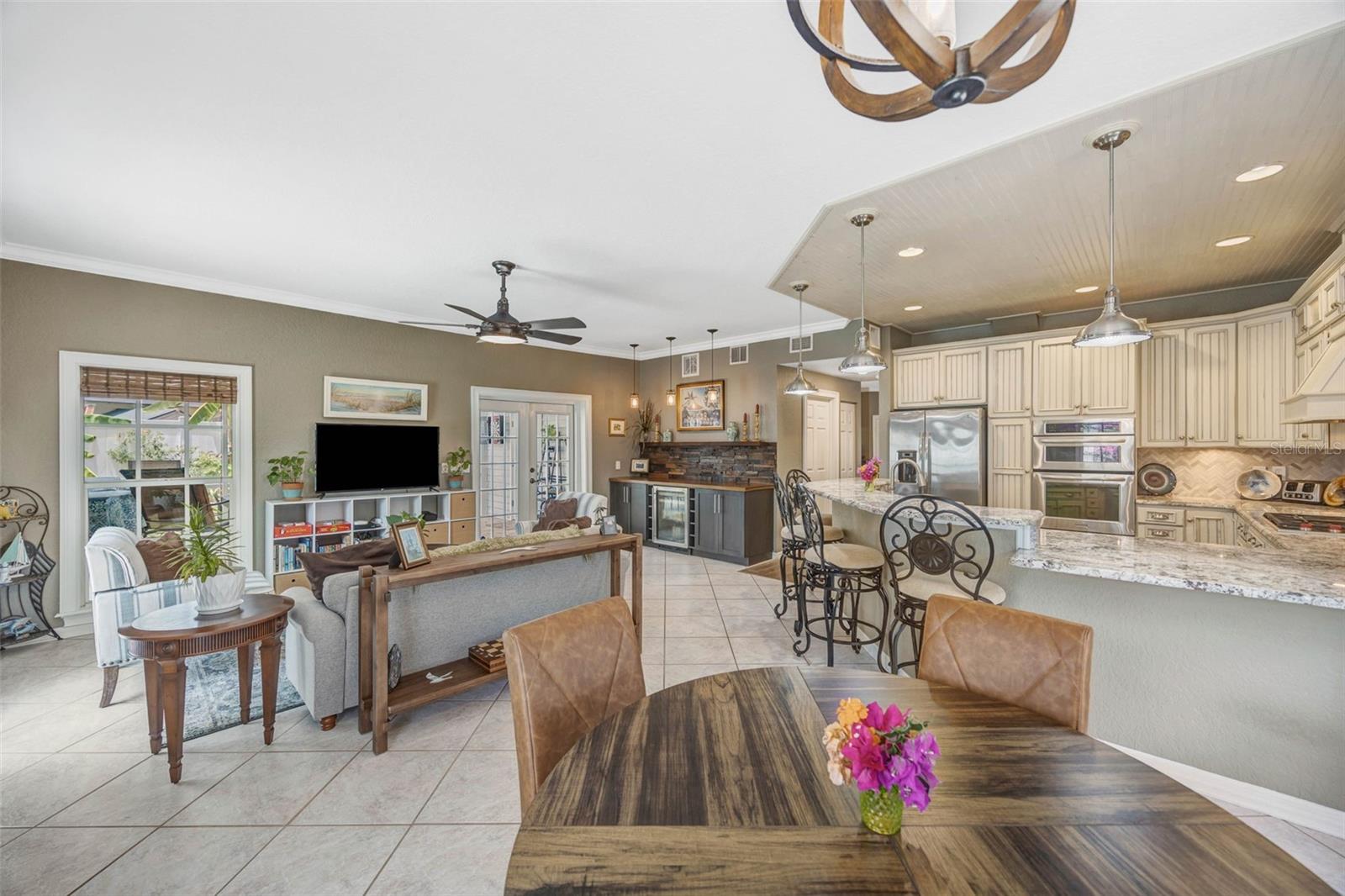 852 35TH AVE N, ST PETERSBURG, FL, 33704