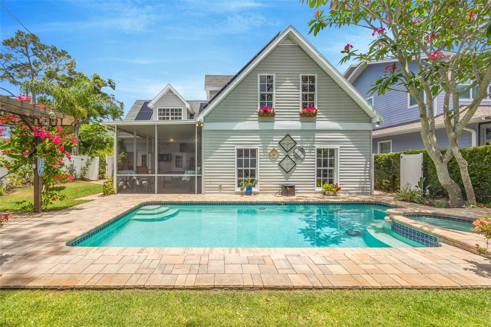 852 35TH AVE N, ST PETERSBURG, FL, 33704